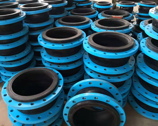 單（dān）球（qiú）橡膠軟接（jiē）頭